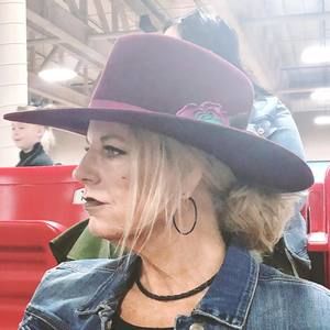 Meet your Posher, Stacey